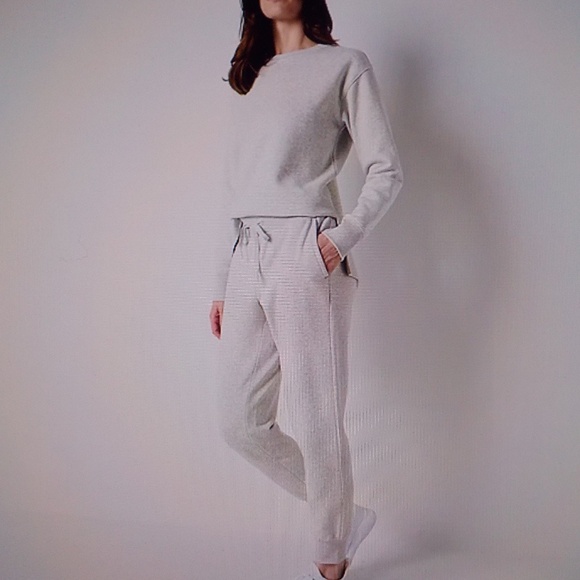 BLUSH SWEATSHIRT-SEPARATES - Picture 1 of 6